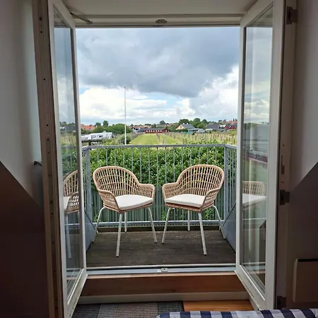 One Island House Apartman *